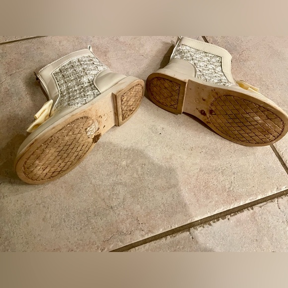 Little girls ankle boots creamy whitete color with bow and zipper size 34 or 2us - Picture 6 of 7
